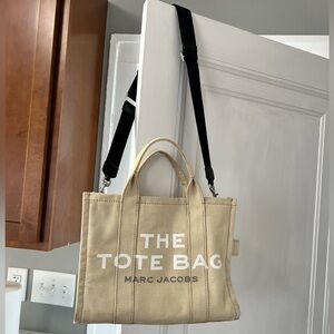 the tote bag marc jacobs canvas and tan.
